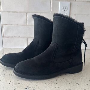 UGG Naiyah Women's Black Suede Leather Uggpure Wool Lined Ankle Boots Size 8 GUC